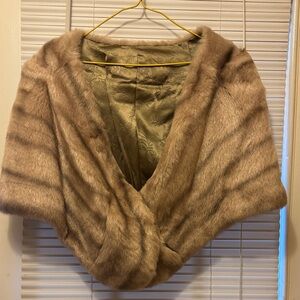Chic Faux Fur Women's Shrug in Tan